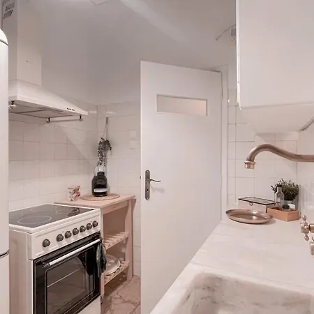 Boho Chic 2br In The Center Of Apartment Athens